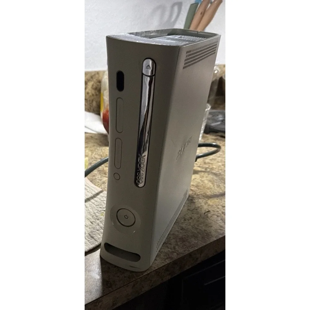 Console ONLY - Xbox 360 White 20GB NTSC-U/C 1080p Console X820027 Parts Only
